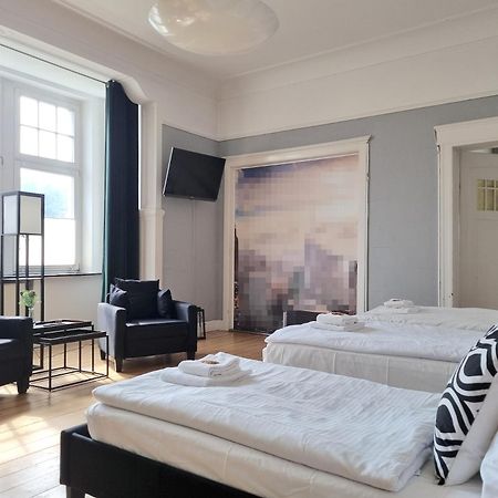 Charysma - Jugendstil Trifft Moderne, Schlafzimmer Mit Smart-Tv, Tischfussball, Darts, Parkplatz Хамельн Экстерьер фото