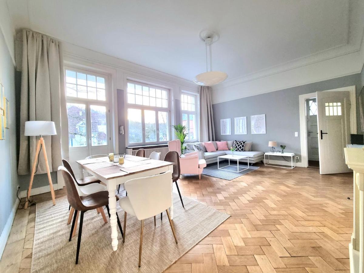 Charysma - Jugendstil Trifft Moderne, Schlafzimmer Mit Smart-Tv, Tischfussball, Darts, Parkplatz Хамельн Экстерьер фото