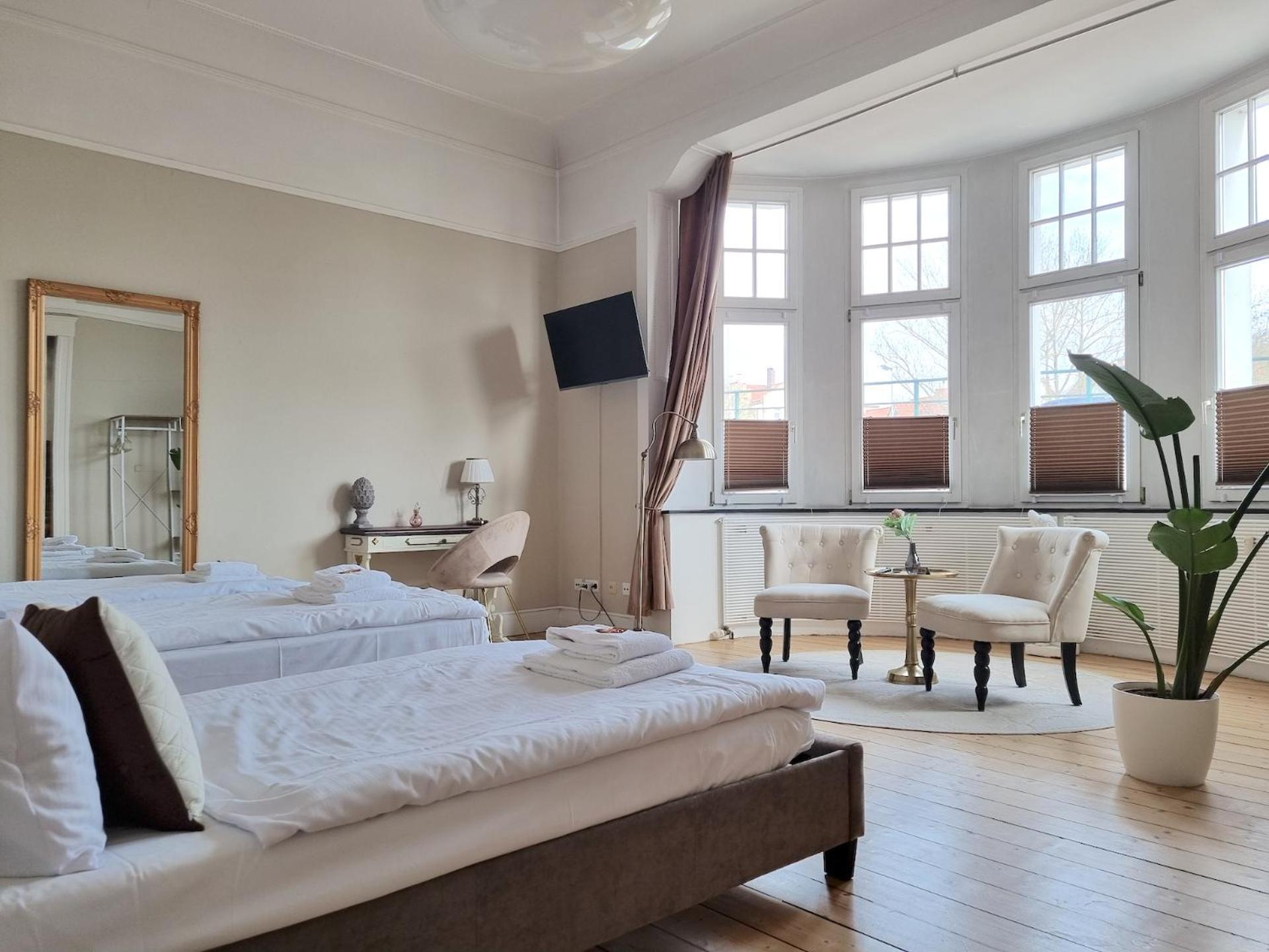 Charysma - Jugendstil Trifft Moderne, Schlafzimmer Mit Smart-Tv, Tischfussball, Darts, Parkplatz Хамельн Экстерьер фото