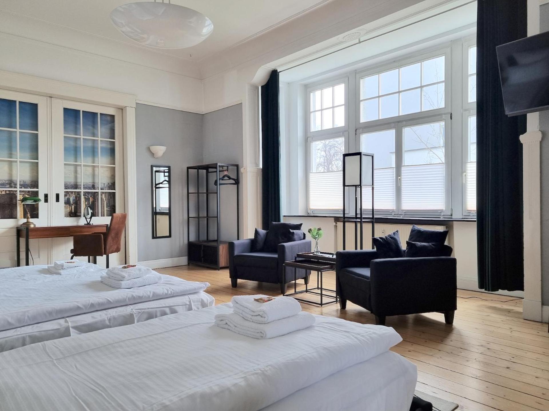 Charysma - Jugendstil Trifft Moderne, Schlafzimmer Mit Smart-Tv, Tischfussball, Darts, Parkplatz Хамельн Экстерьер фото