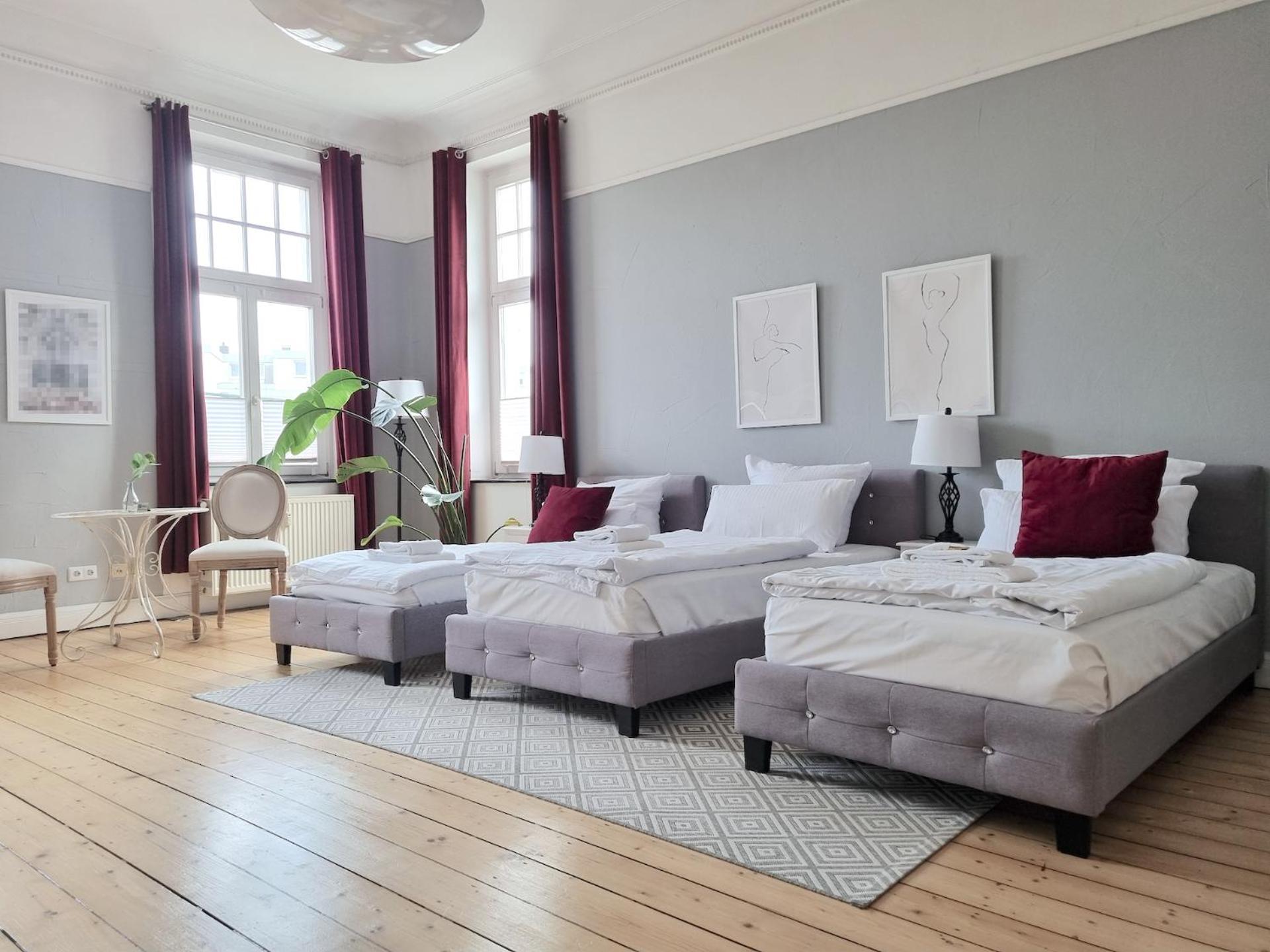 Charysma - Jugendstil Trifft Moderne, Schlafzimmer Mit Smart-Tv, Tischfussball, Darts, Parkplatz Хамельн Экстерьер фото