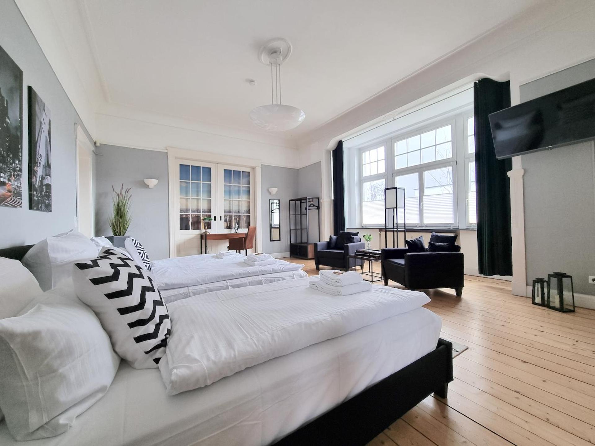 Charysma - Jugendstil Trifft Moderne, Schlafzimmer Mit Smart-Tv, Tischfussball, Darts, Parkplatz Хамельн Экстерьер фото